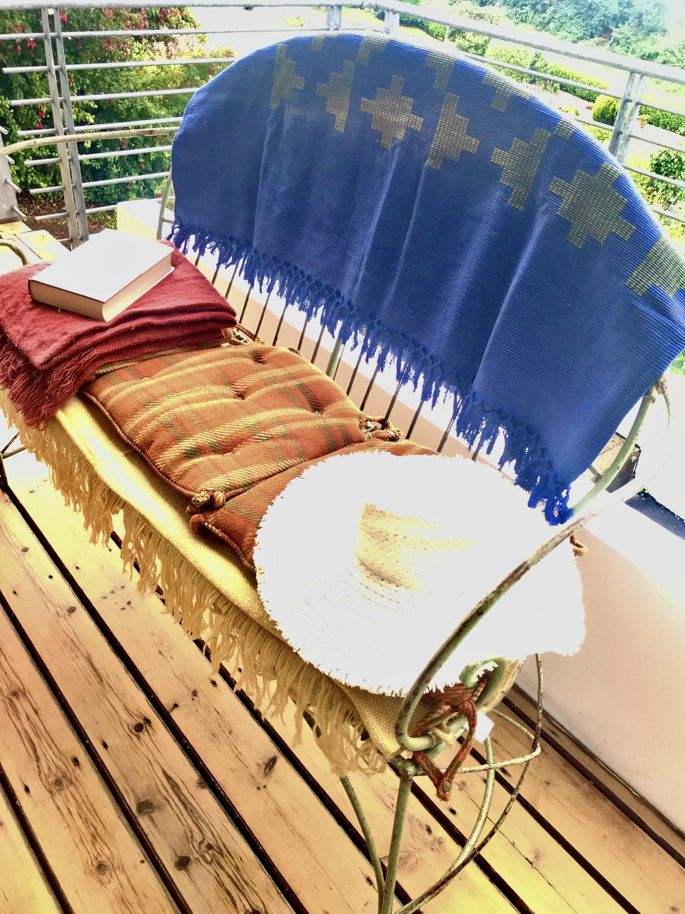 Stylish Metal Bench Seat (2)