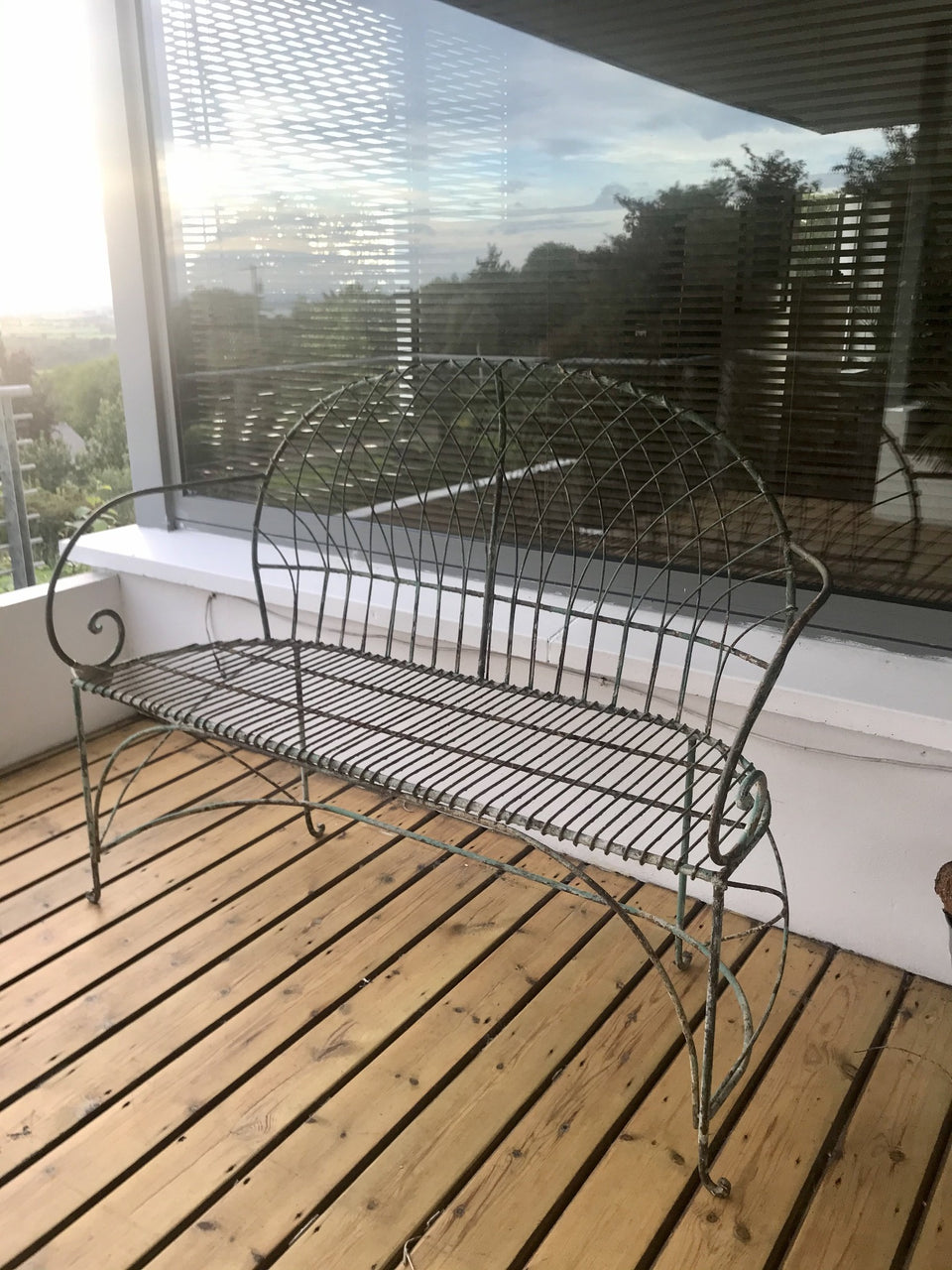 Stylish Metal Bench Seat (1)