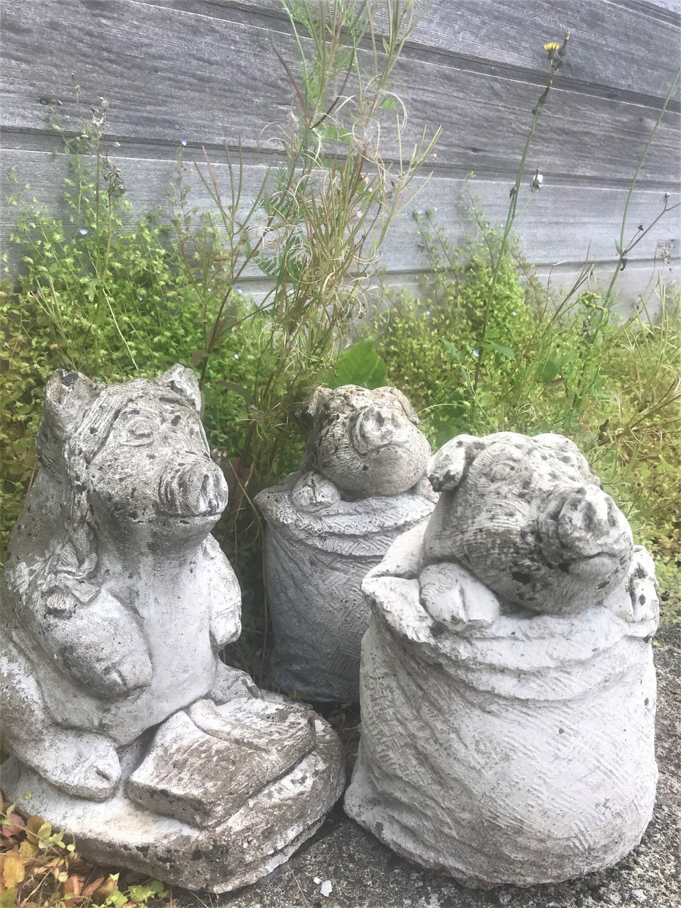 garden ornaments pigs