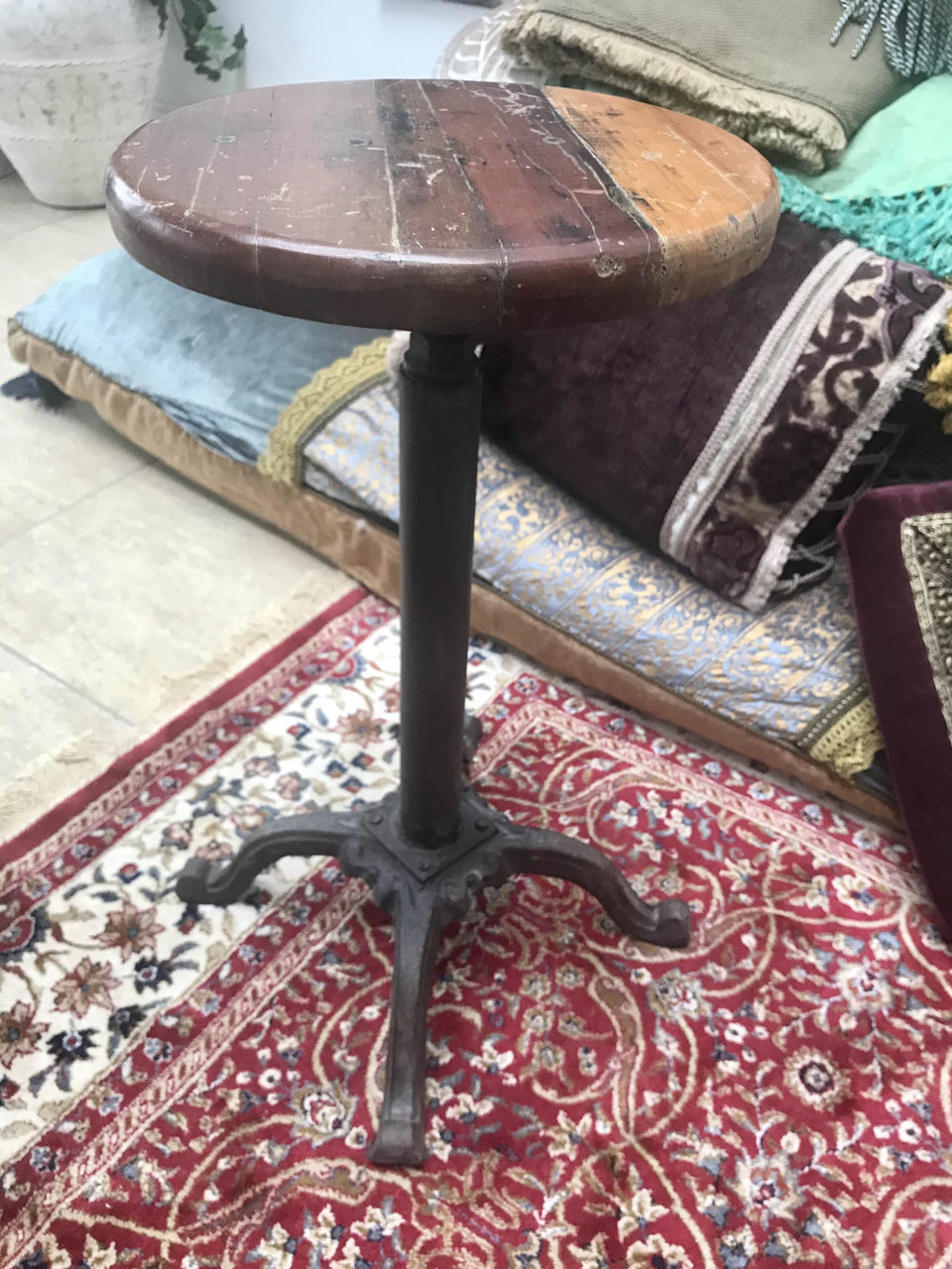 Adjustable Industrial Stool with a Great Top